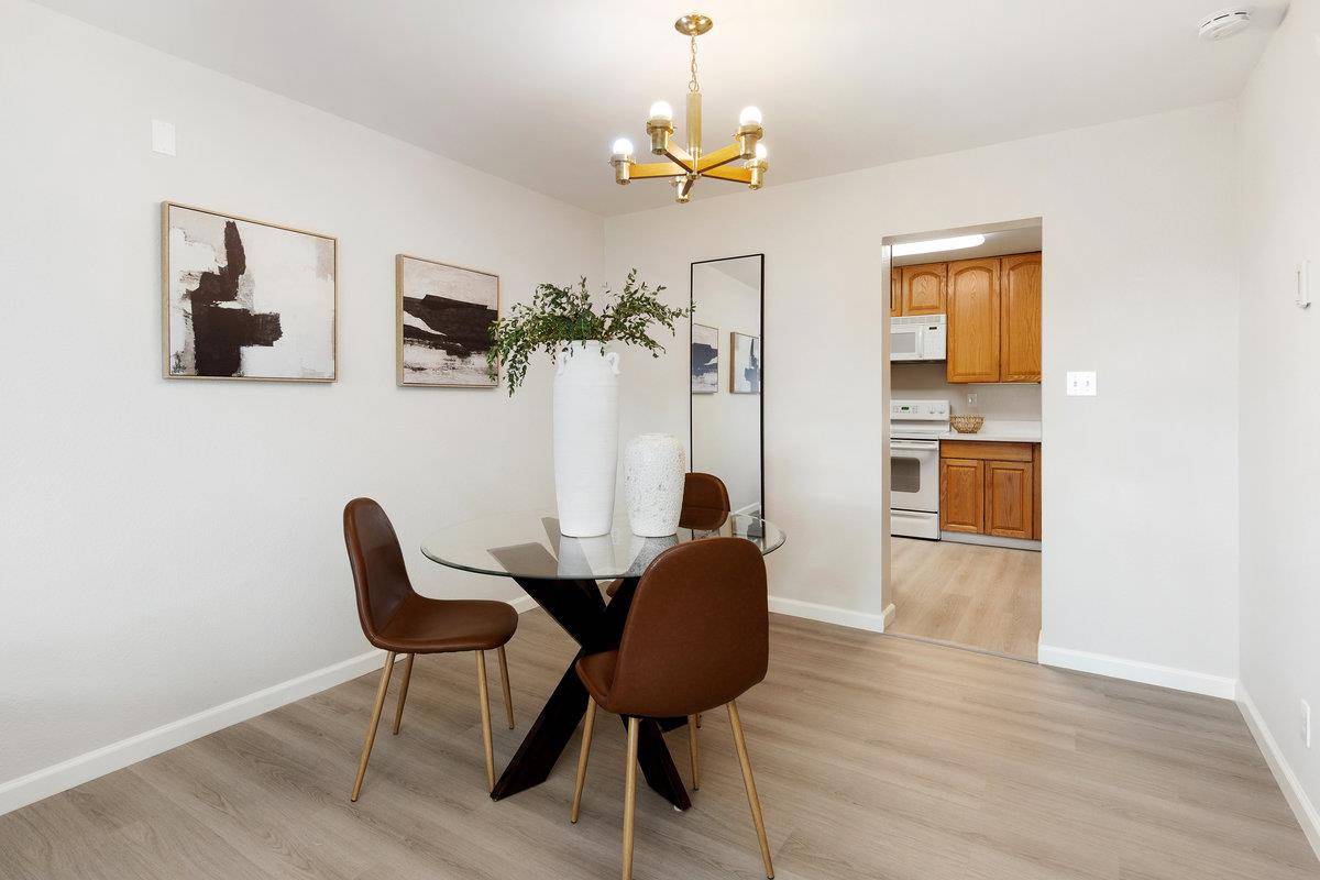 Daly City, CA 94015,360 Innisfree DR 54