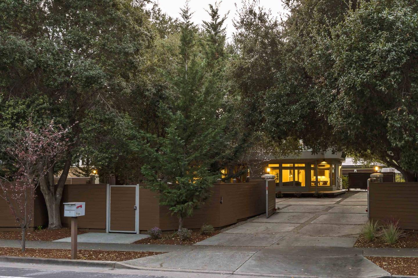 Los Altos, CA 94022,706 N San Antonio RD