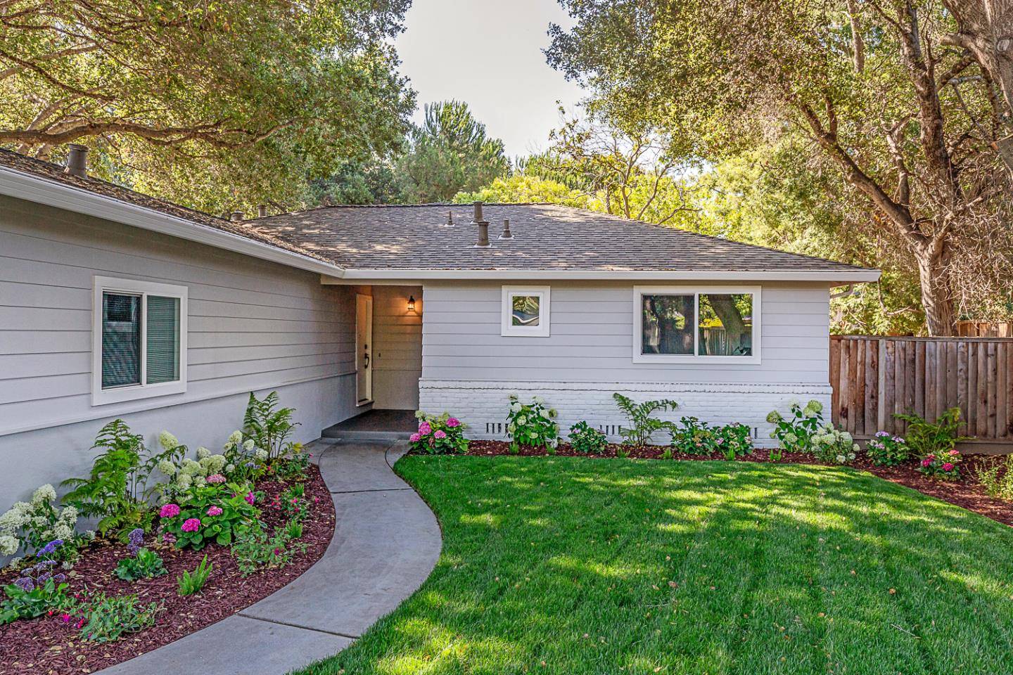 Los Altos, CA 94024,1621 Christina DR