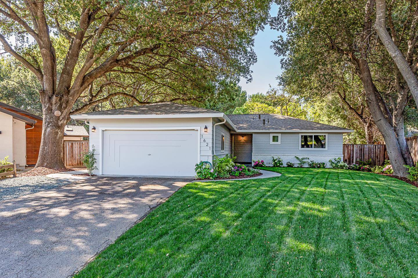 Los Altos, CA 94024,1621 Christina DR