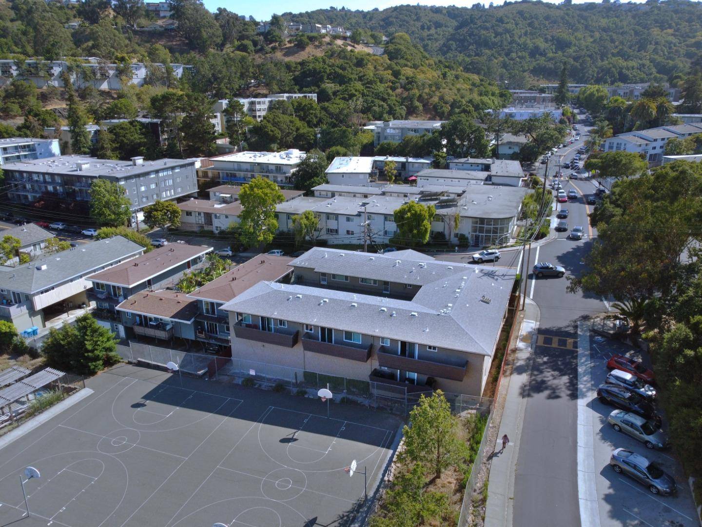 Belmont, CA 94002,2186 Carlmont DR