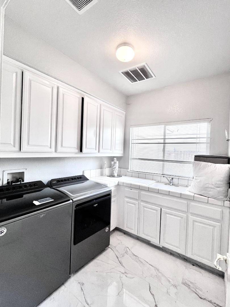 Turlock, CA 95382,3200 Brookstone DR