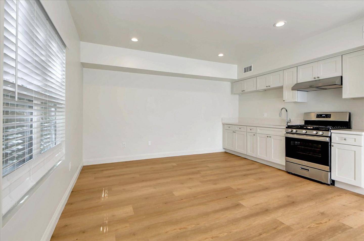 Los Angeles, CA 90064,2205 Camden AVE