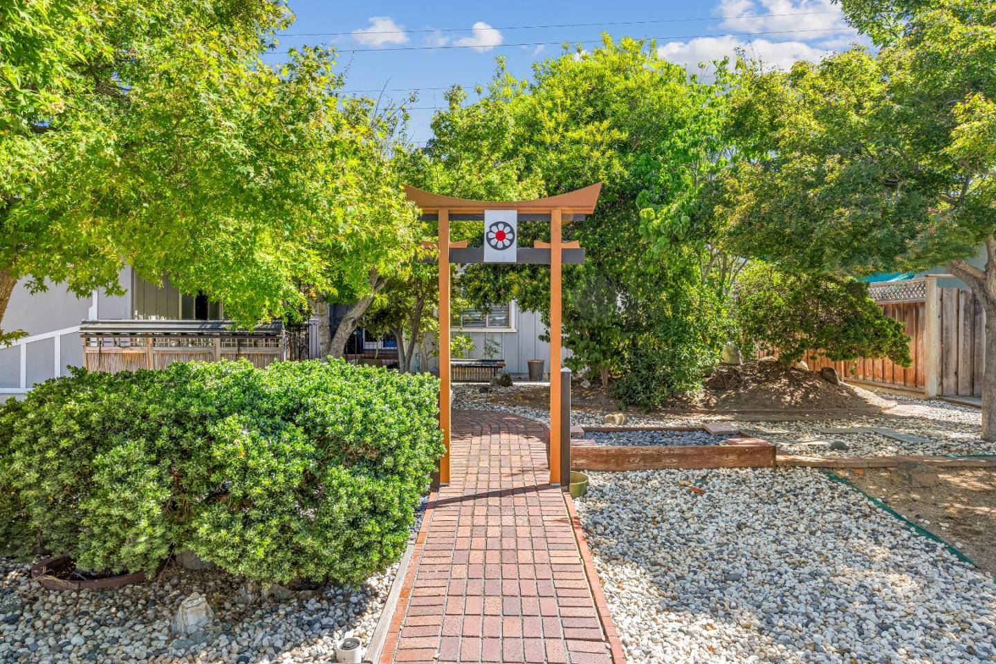 San Jose, CA 95124,2184 Coronet DR