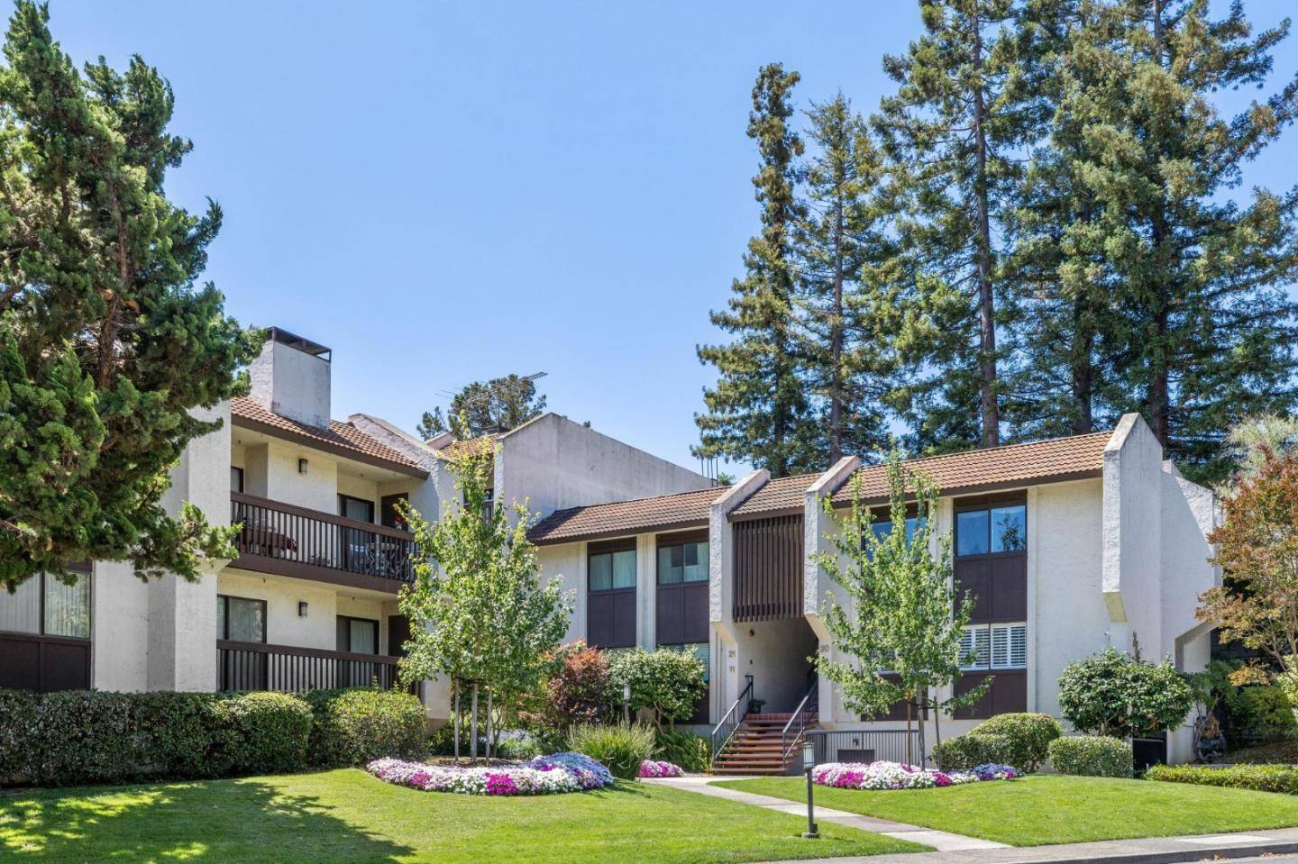 Los Altos, CA 94022,226 W Edith AVE 13