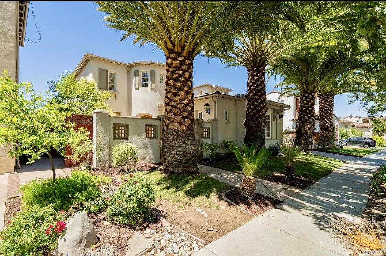 Gilroy, CA 95020,2520 Club DR