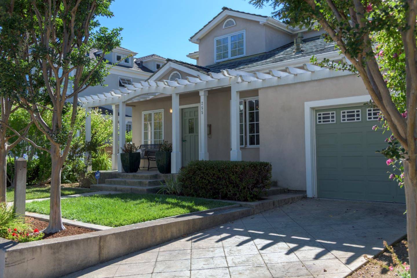 Los Gatos, CA 95030,255 University AVE