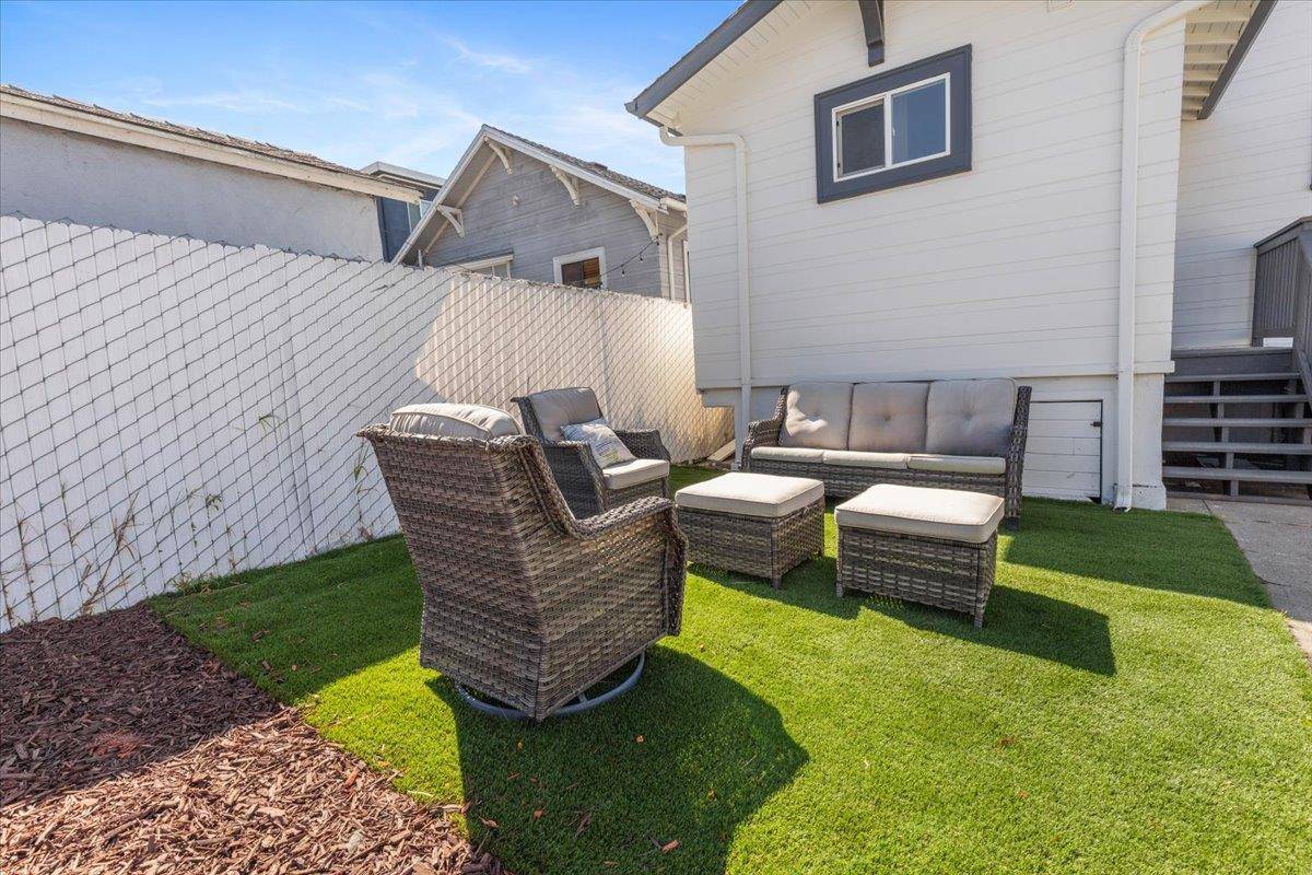 Berkeley, CA 94702,1237 Ashby AVE