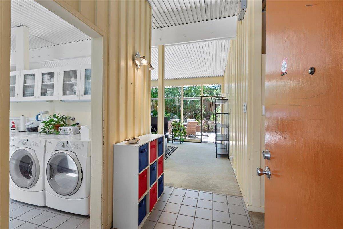 Portola Valley, CA 94028,291 La Mesa DR