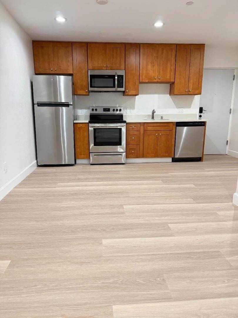 South San Francisco, CA 94080,318 3rd Lane A