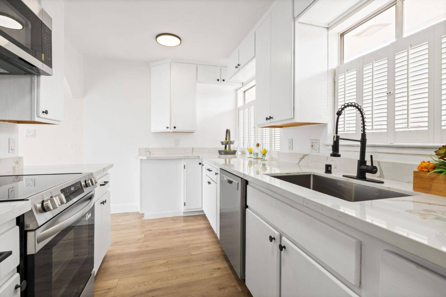 San Leandro, CA 94577,1599 Hays ST 306