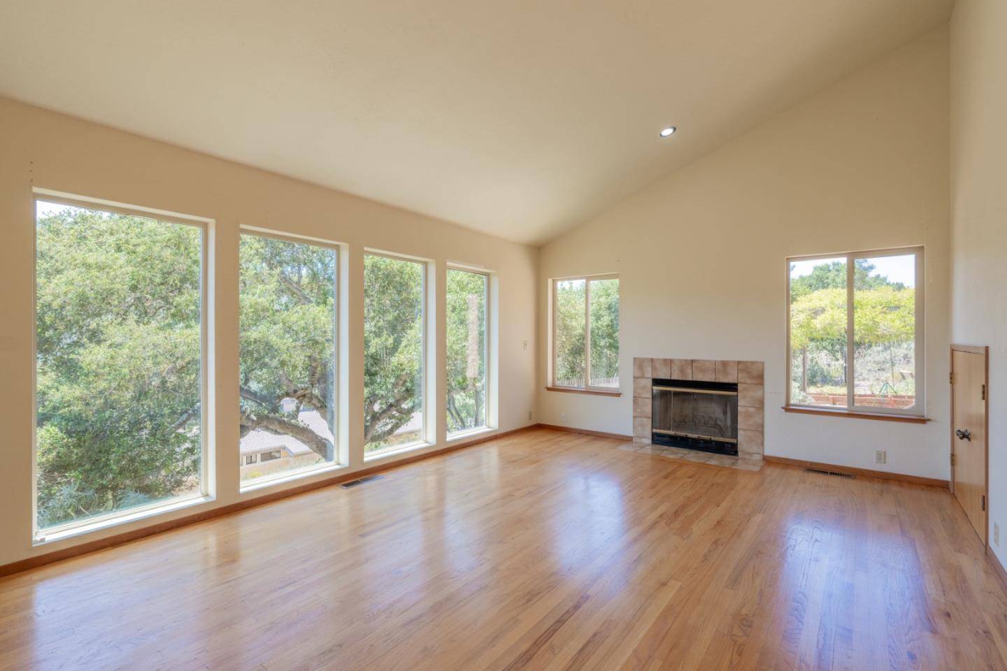 Carmel, CA 93923,9365 Los Prados DR