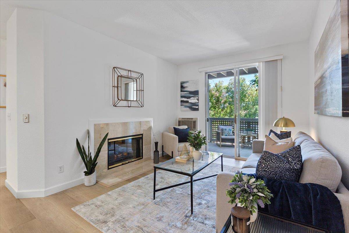 Sunnyvale, CA 94085,250 Santa Fe TER 209