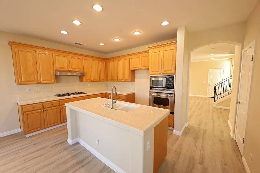 Salinas, CA 93905,1336 Cassino WAY