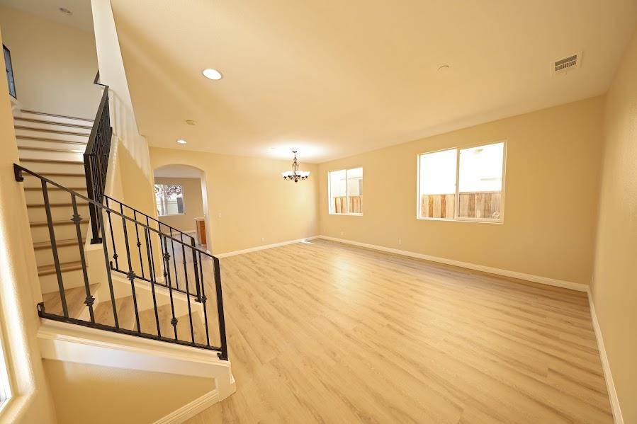 Salinas, CA 93905,1336 Cassino WAY