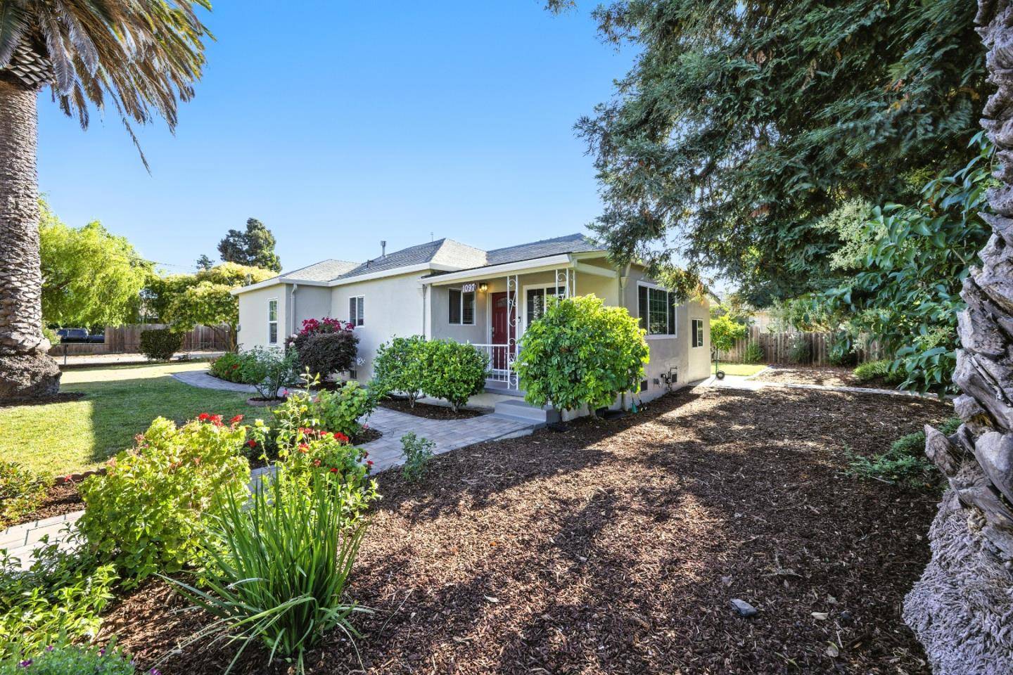 Redwood City, CA 94063,1097 10th AVE