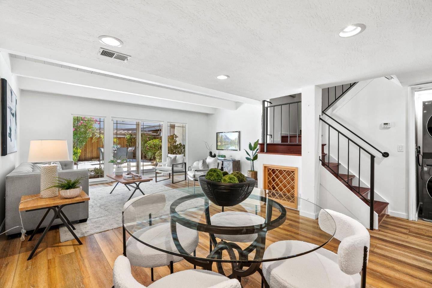Cupertino, CA 95014,10461 Mary AVE