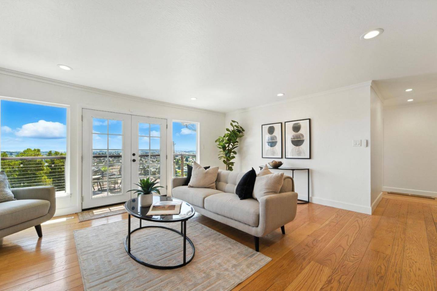 Oakland, CA 94605,8730 Burr ST