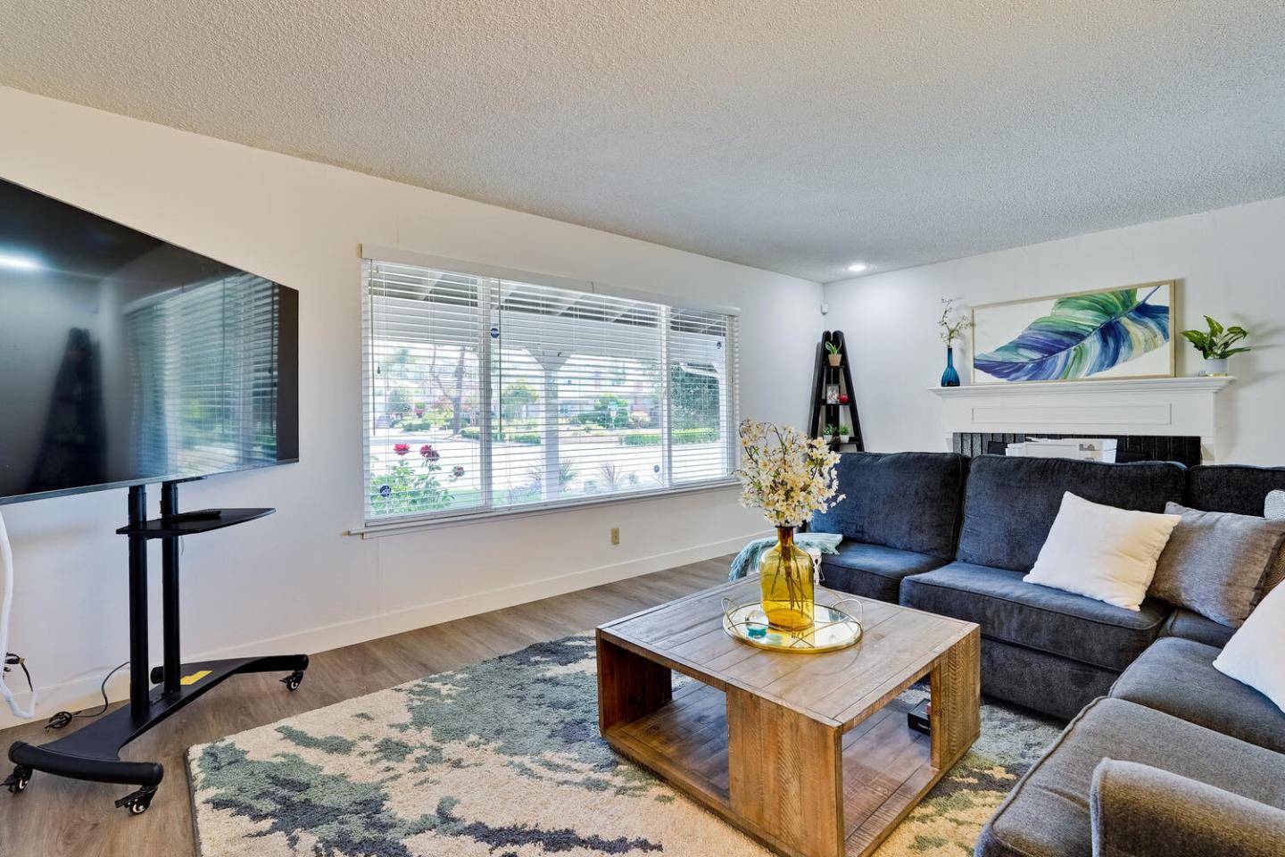 San Jose, CA 95148,2209 Fairmont DR