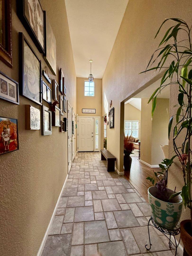 Salinas, CA 93906,1615 Newport CT