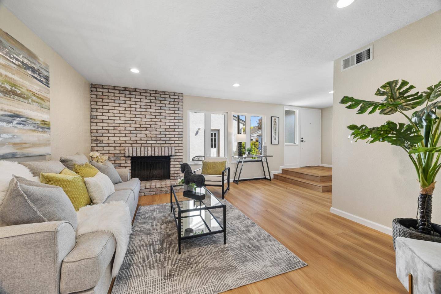 Foster City, CA 94404,825 Cortez LN