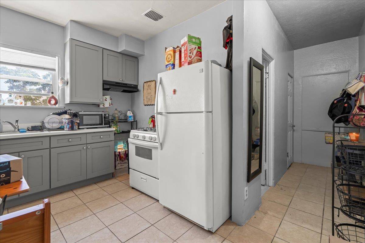 San Jose, CA 95112,162 E San Salvador ST