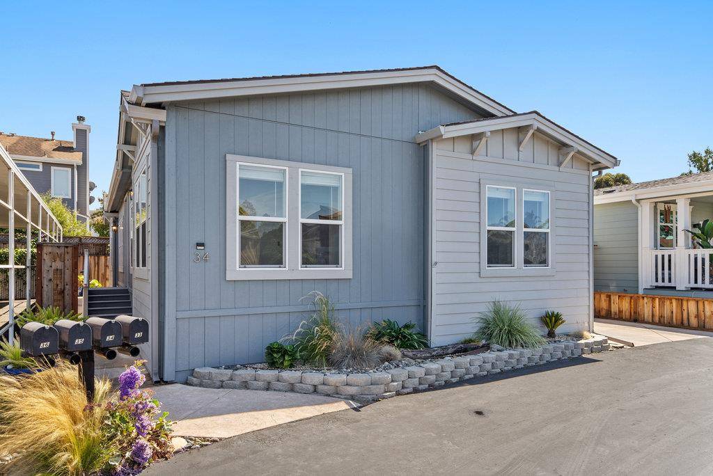 Aptos, CA 95003,34 Primrose ST 34