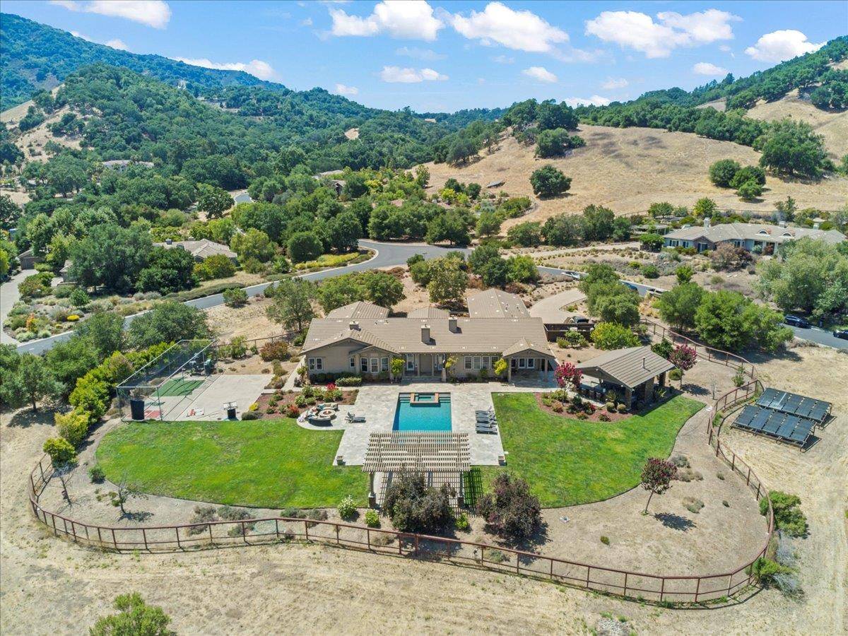 Los Gatos, CA 95032,286 Mountain Laurel LN