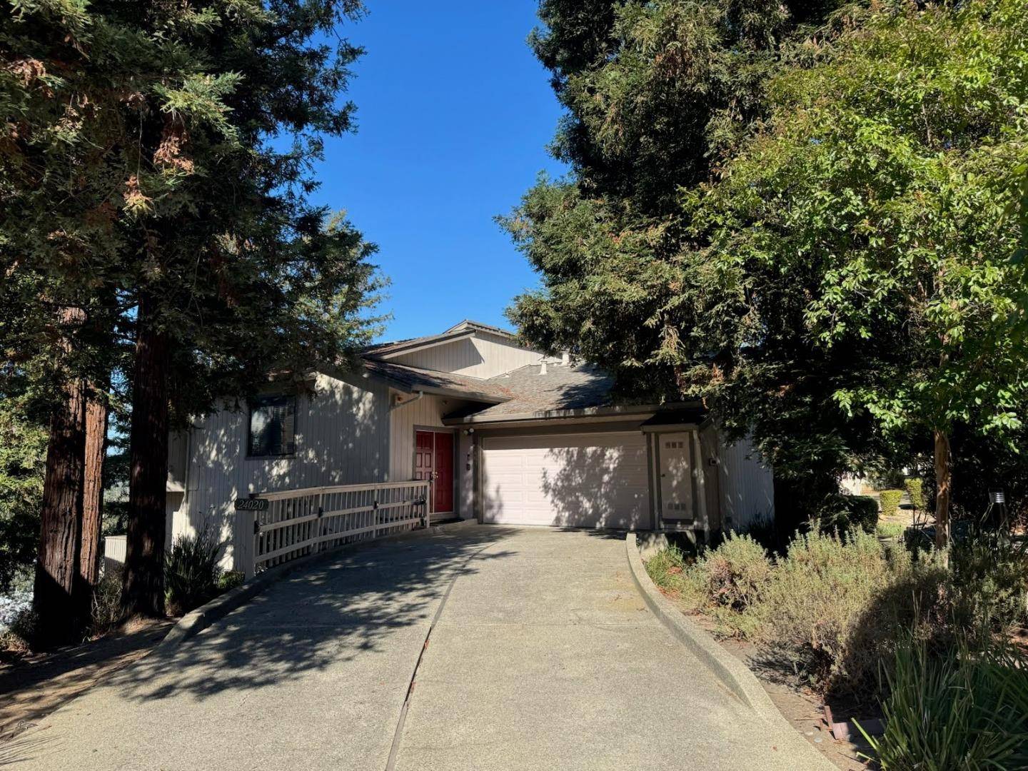 Hayward, CA 94541,24020 Janssen CT