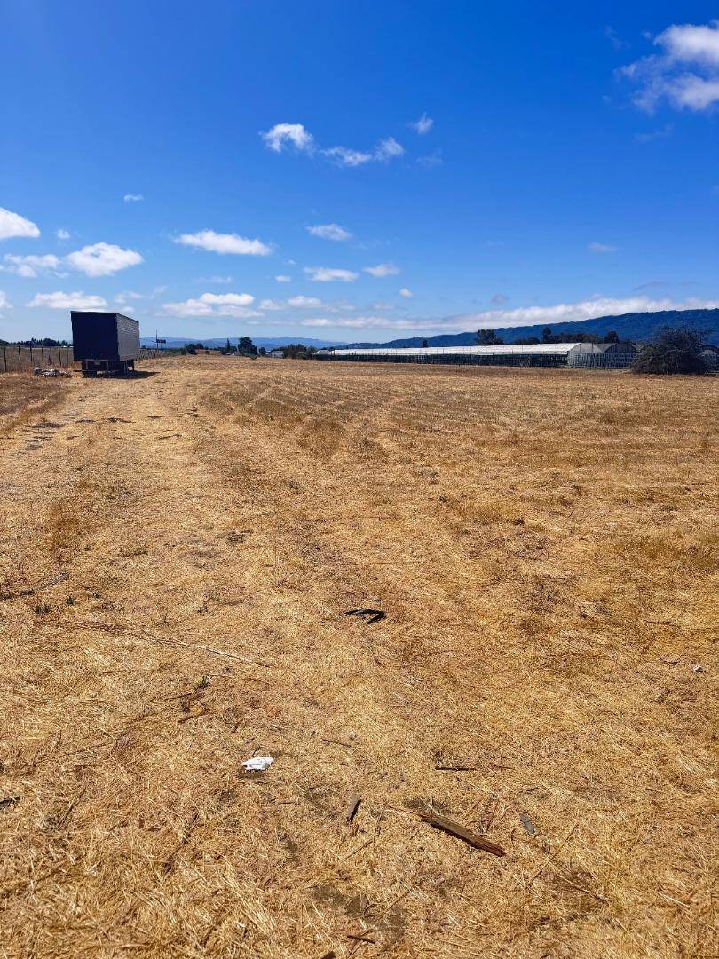 Gilroy, CA 95020,0 APN 835-07-018 and APN 835-07-019 AVE