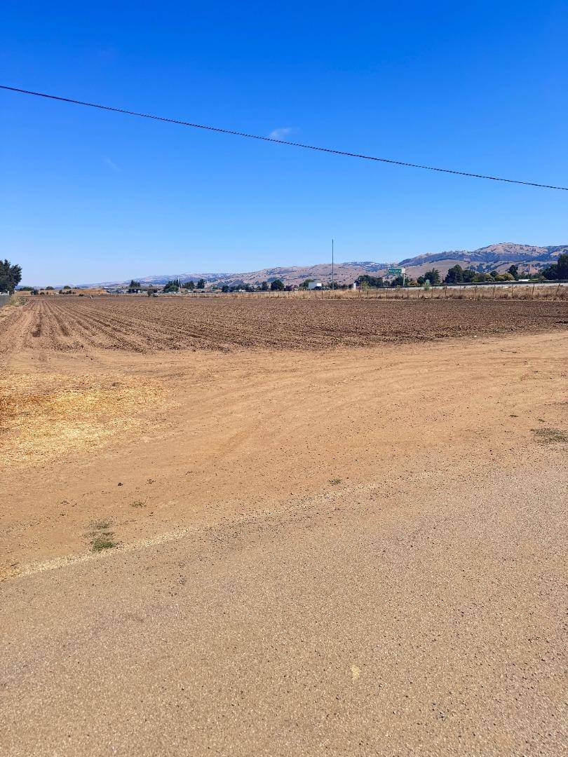 Gilroy, CA 95020,0 APN 835-07-018 and APN 835-07-019 AVE