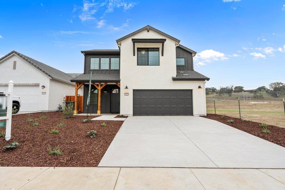 Hollister, CA 95023,425 Maria DR