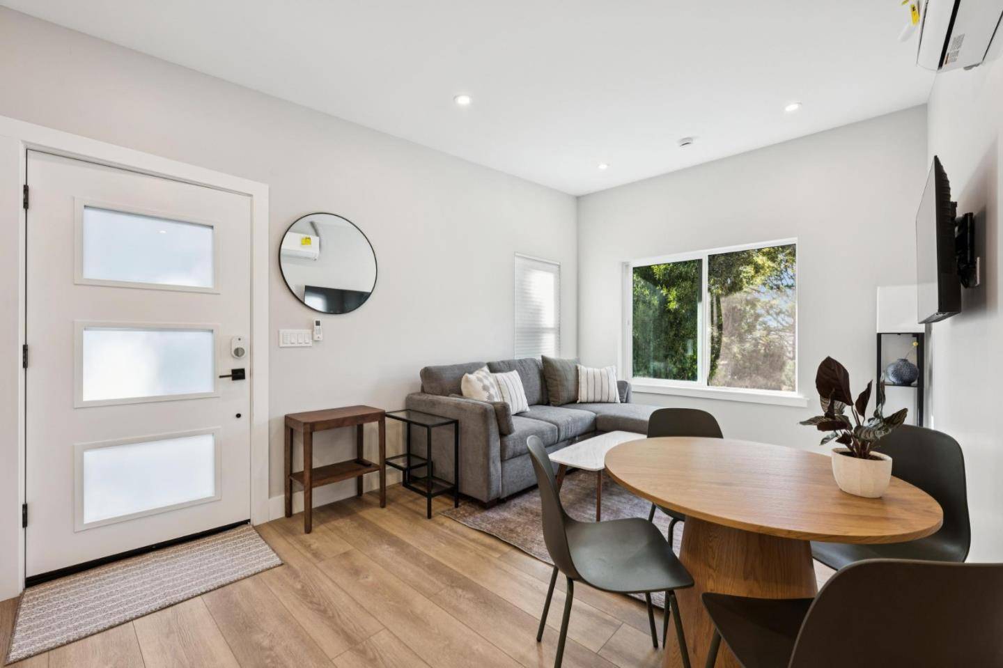 Pacifica, CA 94044,196 Amapola AVE A