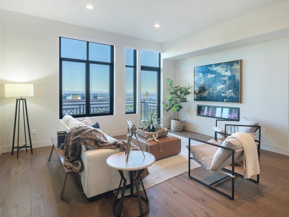 Pacific Grove, CA 93950,542 Lighthouse AVE 301