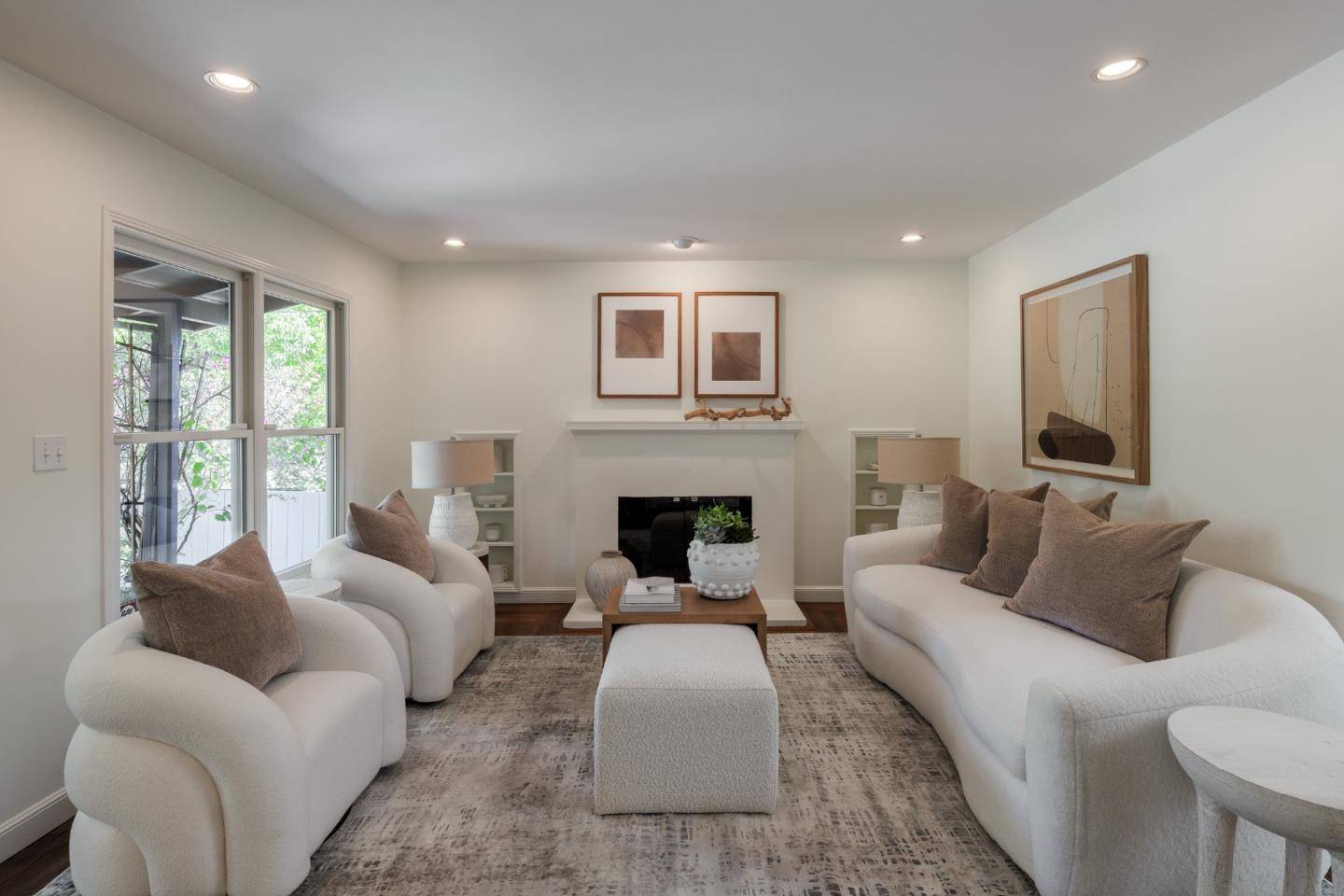 Menlo Park, CA 94025,2051 Gordon AVE