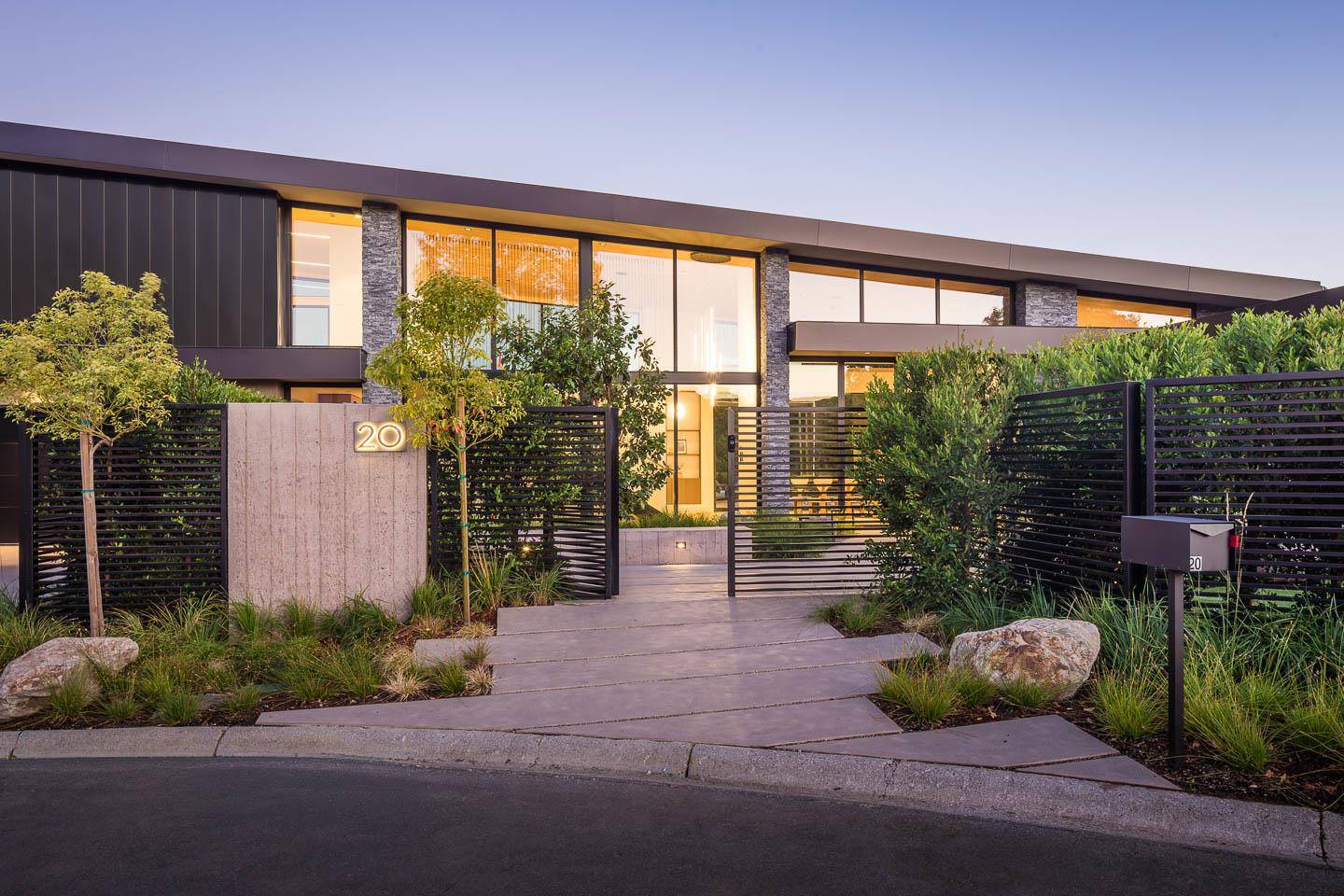 Hillsborough, CA 94010,20 Pine CT