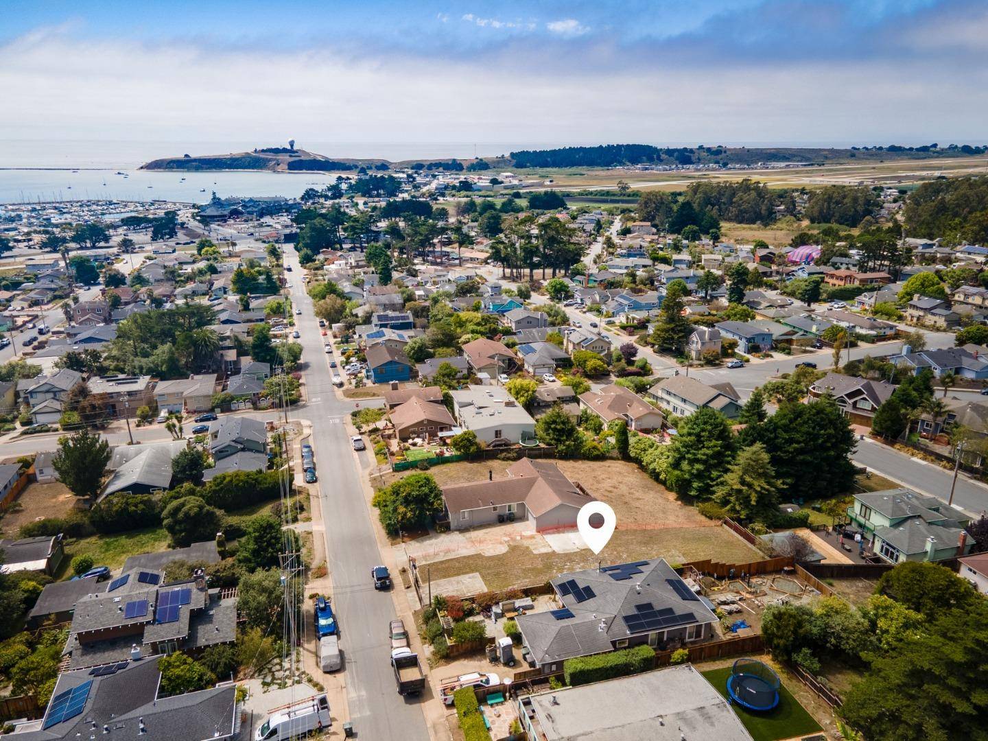 El Granada, CA 94018,331 Carmel AVE