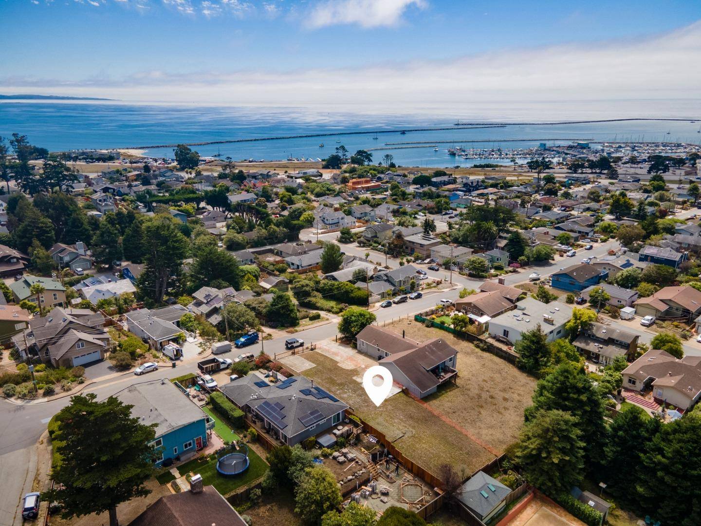 El Granada, CA 94018,331 Carmel AVE