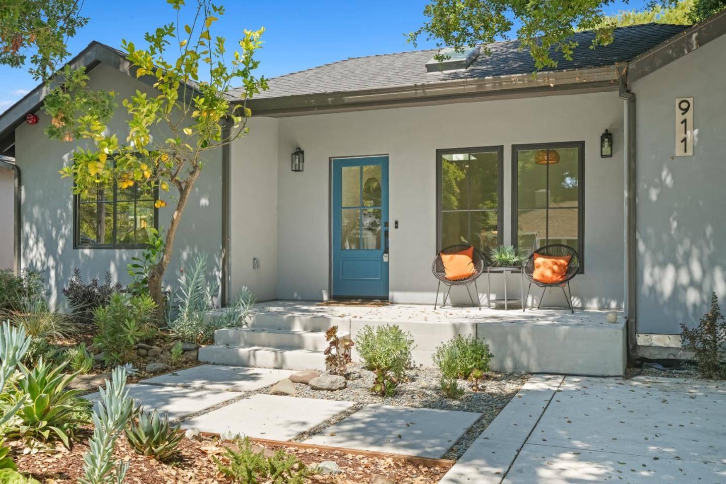 Menlo Park, CA 94025,911 Peggy LN