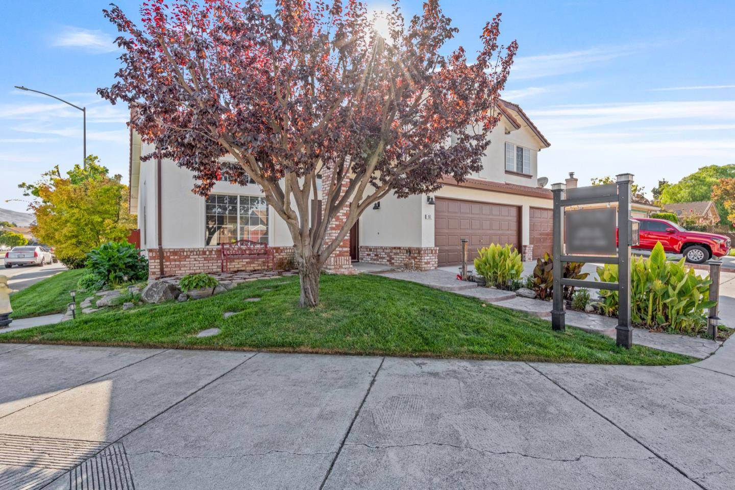 Hollister, CA 95023,961 Alder ST