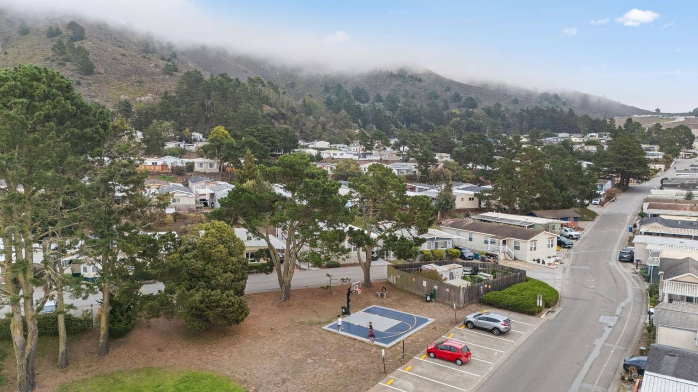 Daly City, CA 94014,64 Franciscan DR 17