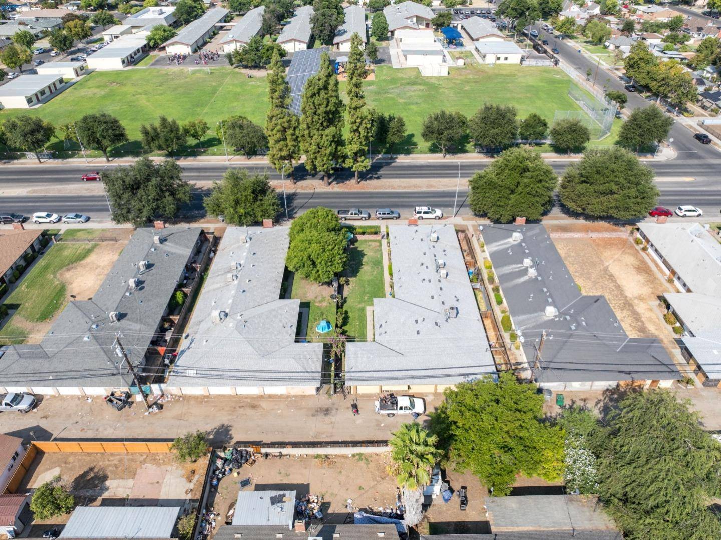 Fresno, CA 93703,2904 N First ST