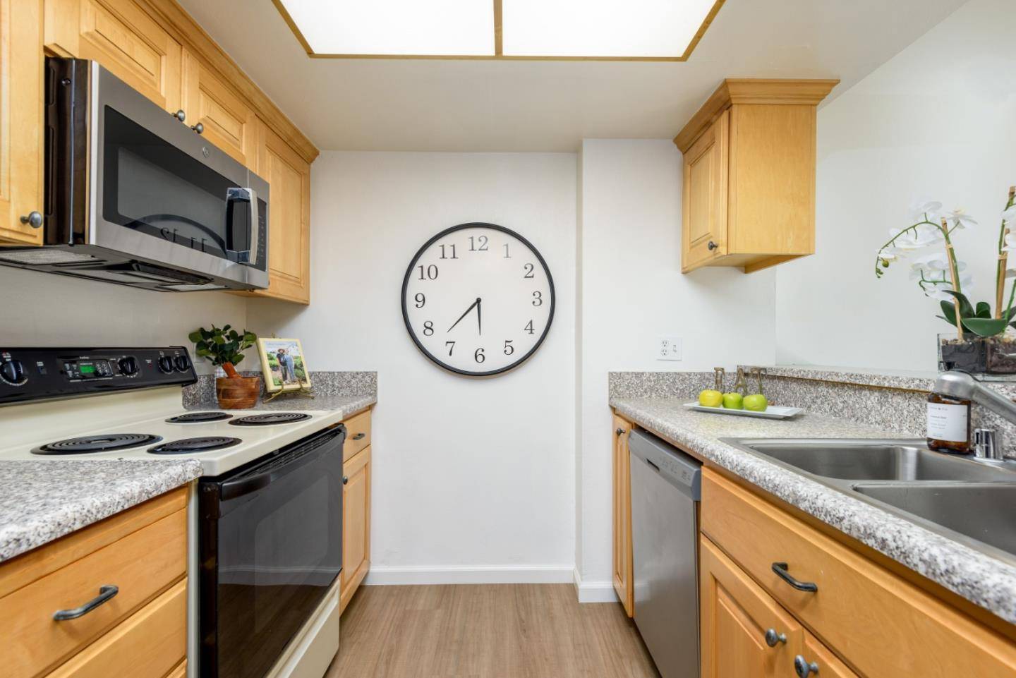 Half Moon Bay, CA 94019,1029 Suzanne CT