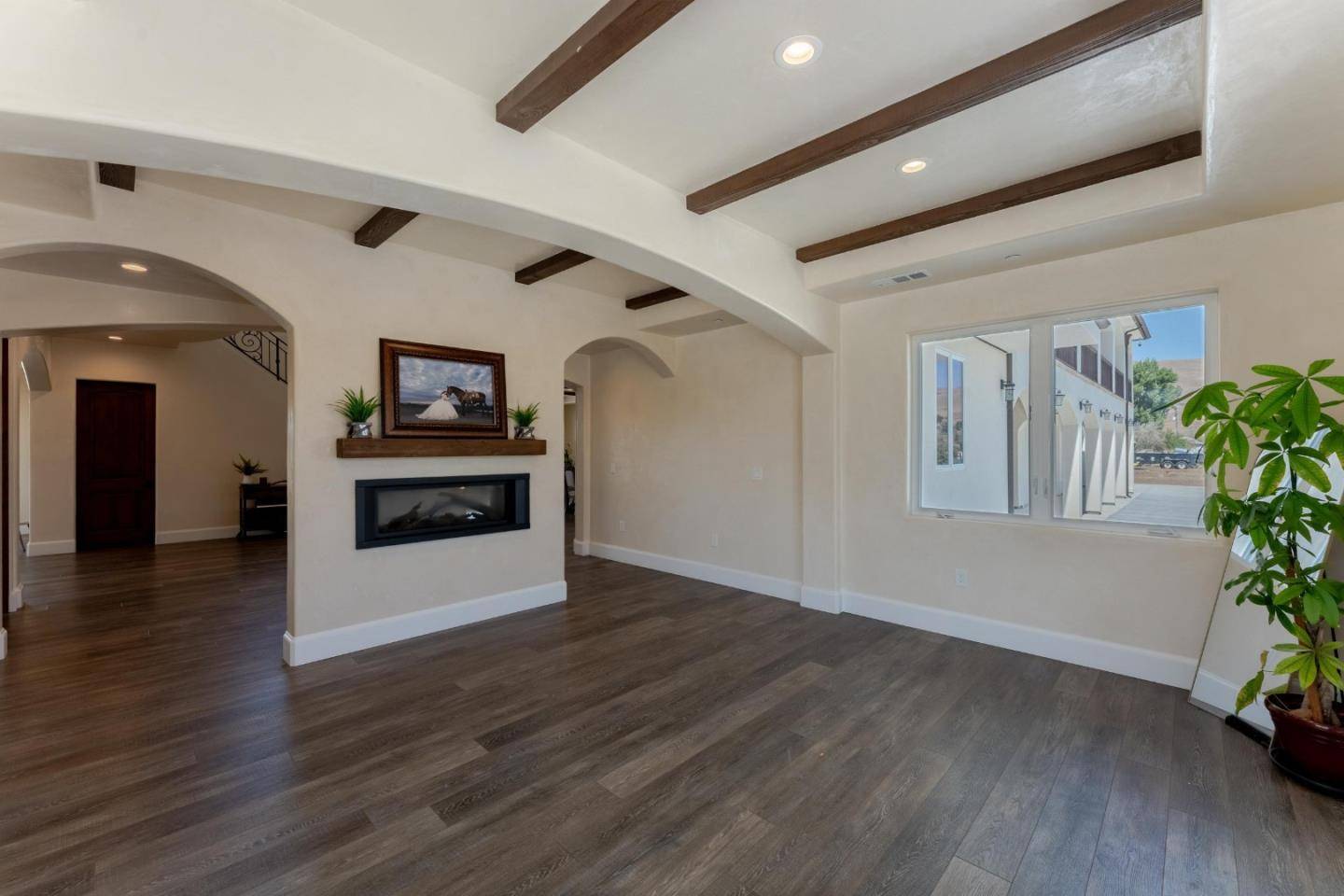 Hollister, CA 95023,8440 Lovers LN