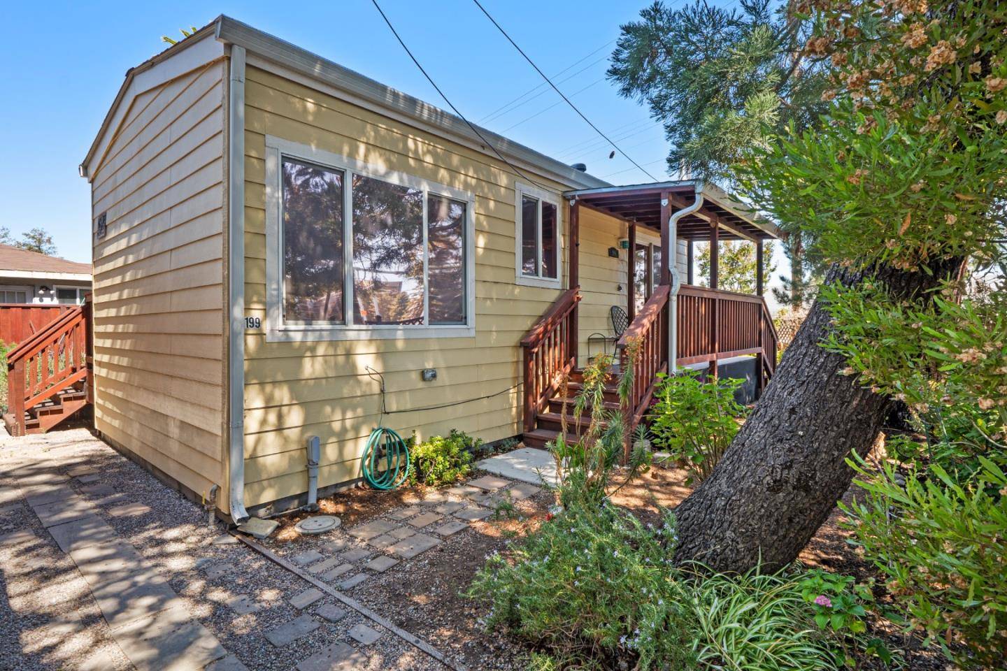 Redwood City, CA 94063,197 Nottingham AVE