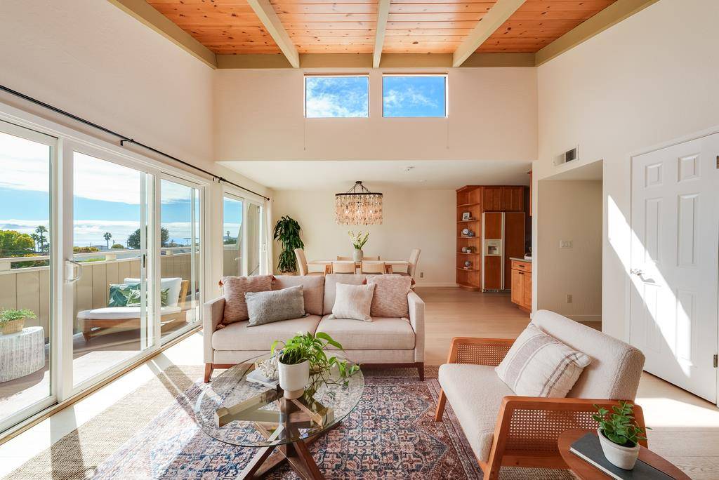 Aptos, CA 95003,261 Sea Ridge RD 2