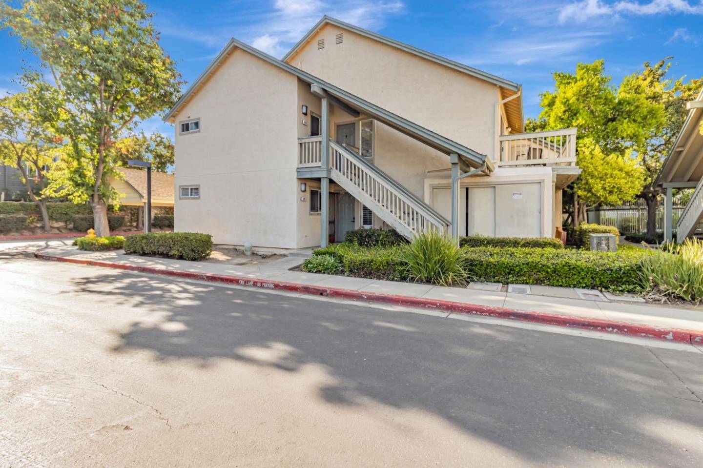 San Jose, CA 95122,988 Summerplace DR