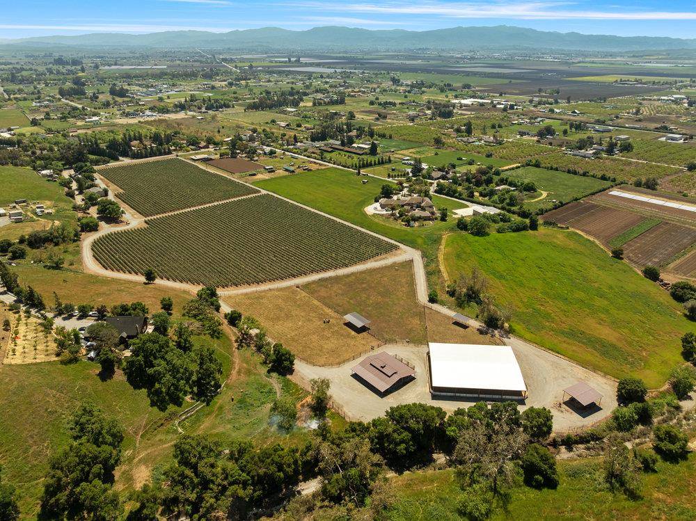 Hollister, CA 95023,804 Comstock RD