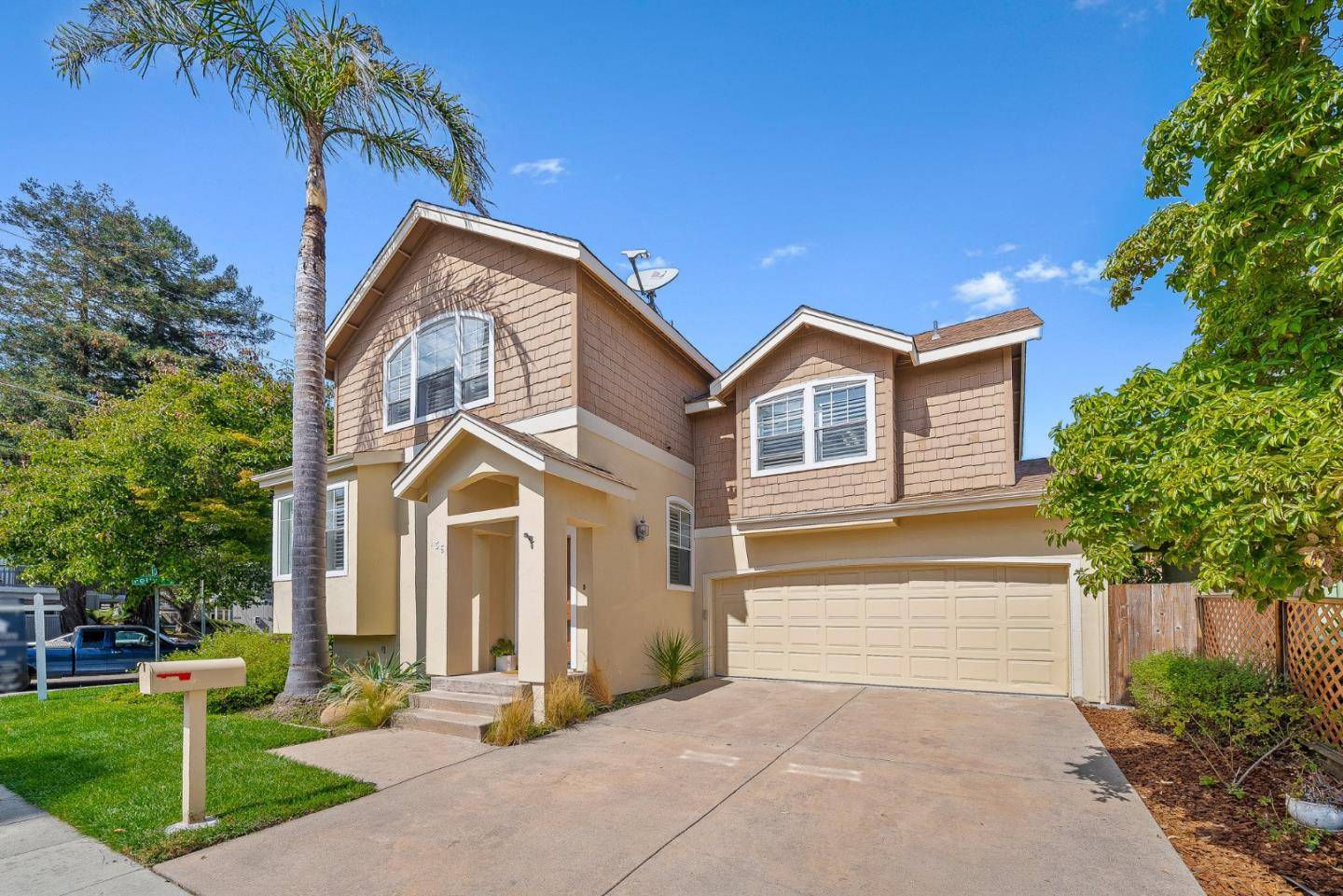 Santa Cruz, CA 95060,136 Neary ST