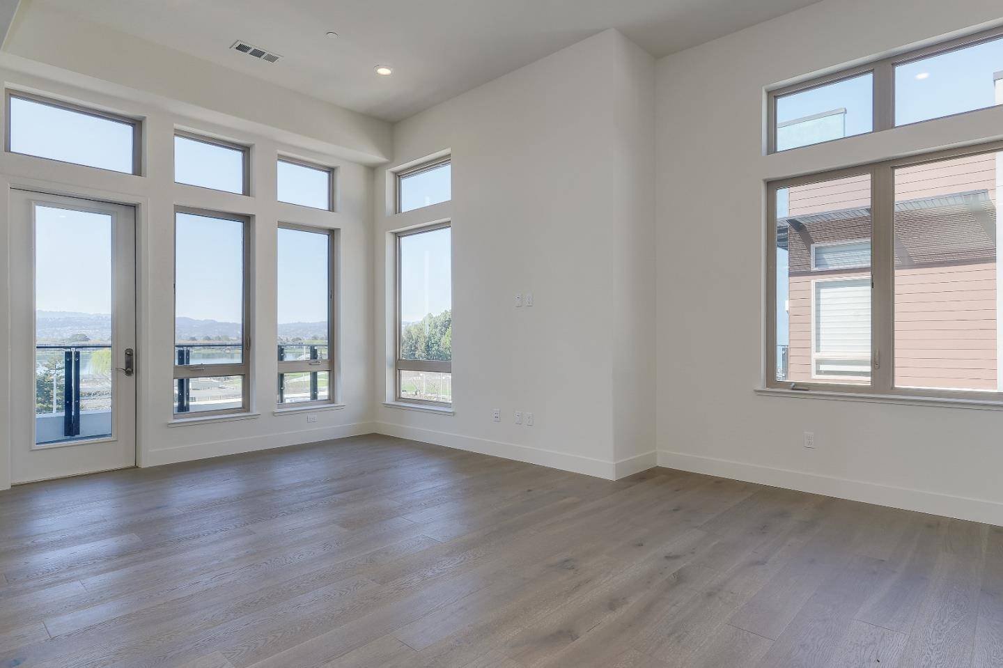 Foster City, CA 94404,738 Eppleton LN 404